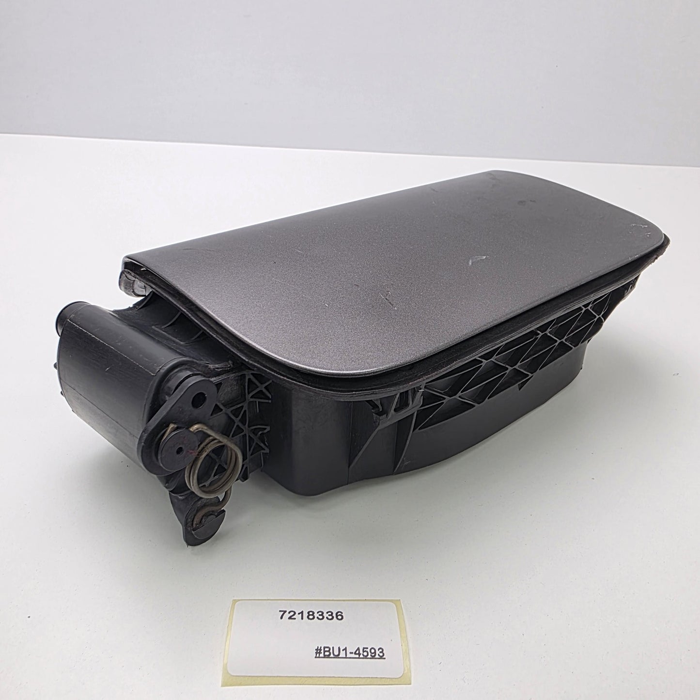 2009-2017 BMW 5 Series Fuel Tank Filler Door Lid Cover Housing 7218336