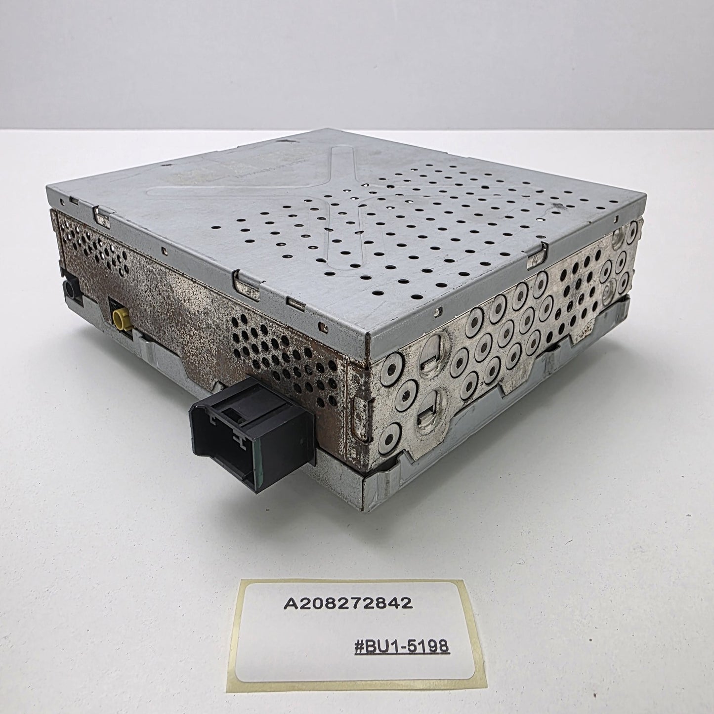 2003 Mercedes-Benz W220 AMPLIFIER AUDIO GATEWAY A2208272842