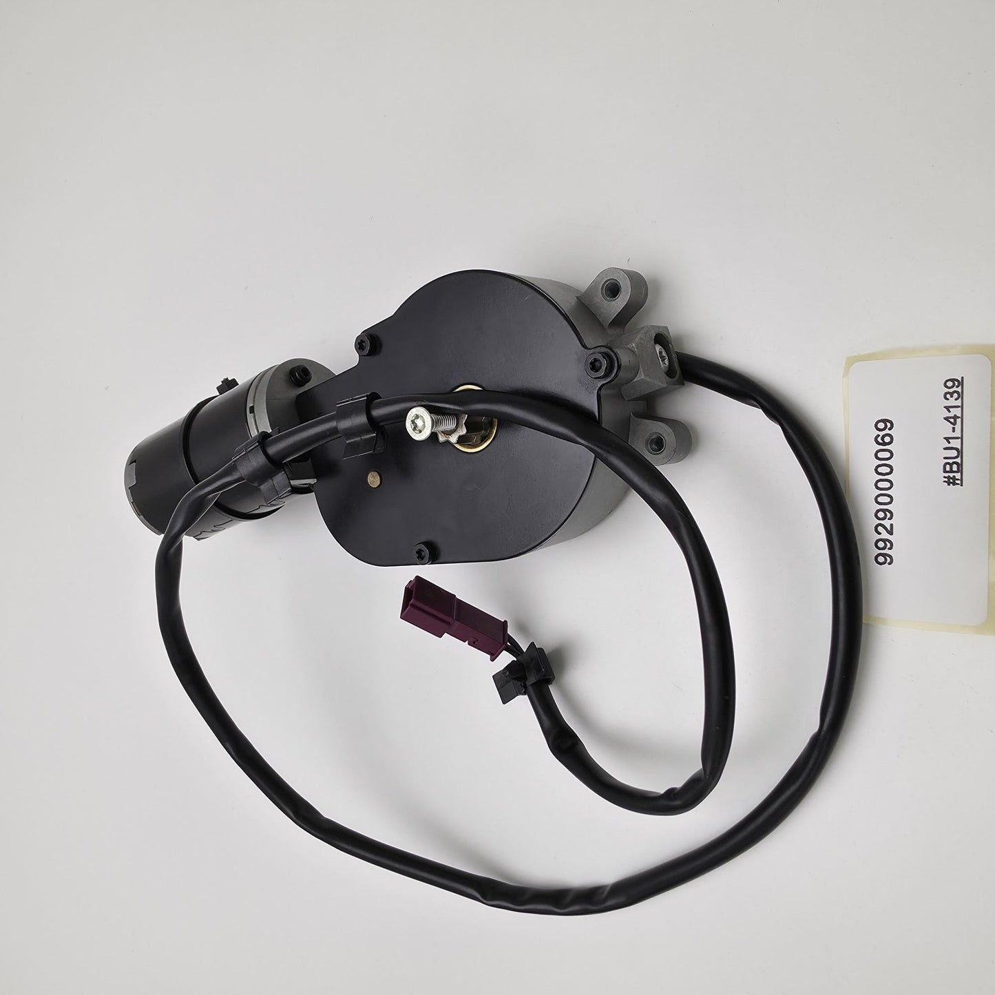 2010-2011 BMW 7 Rear Window Sunshade Curtain Motor 9929000069