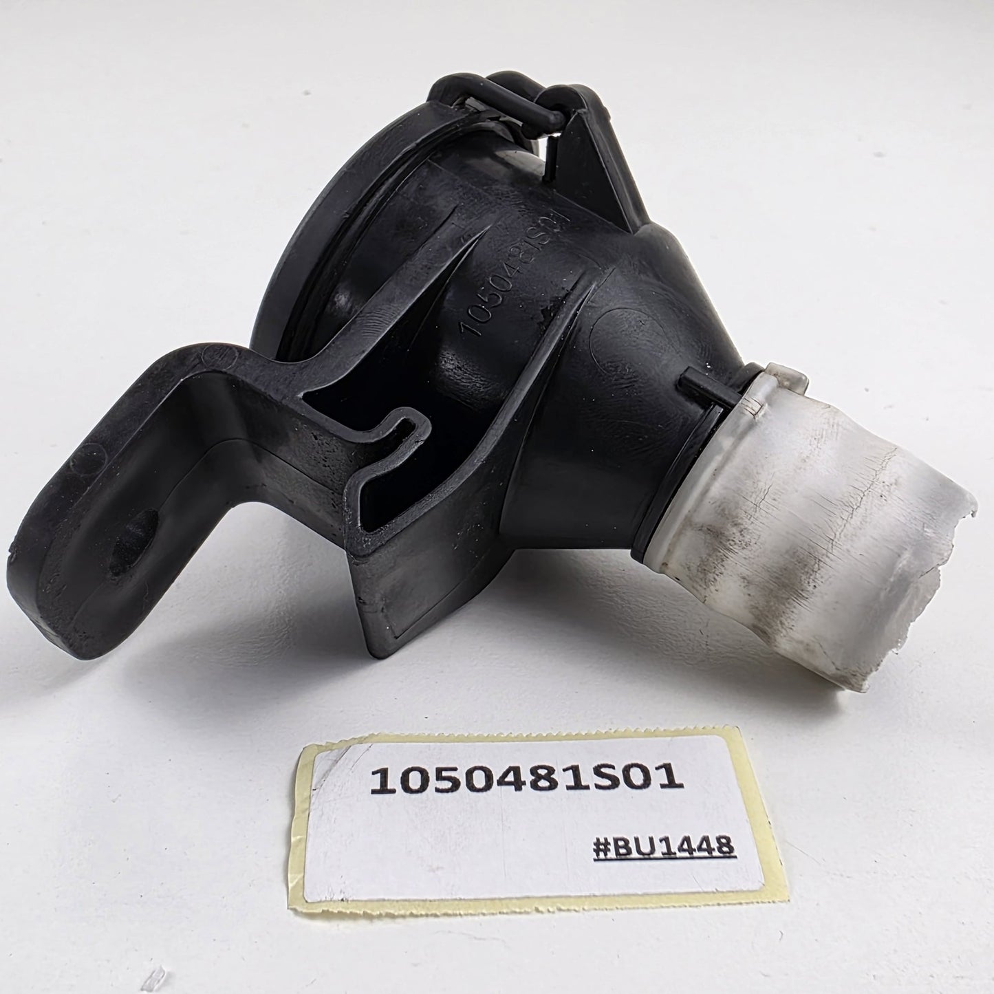 2010-2016 MINI COOPER COUNTRYMAN R60 WASHER BOTTLE FILLER NECK 1050481S01
