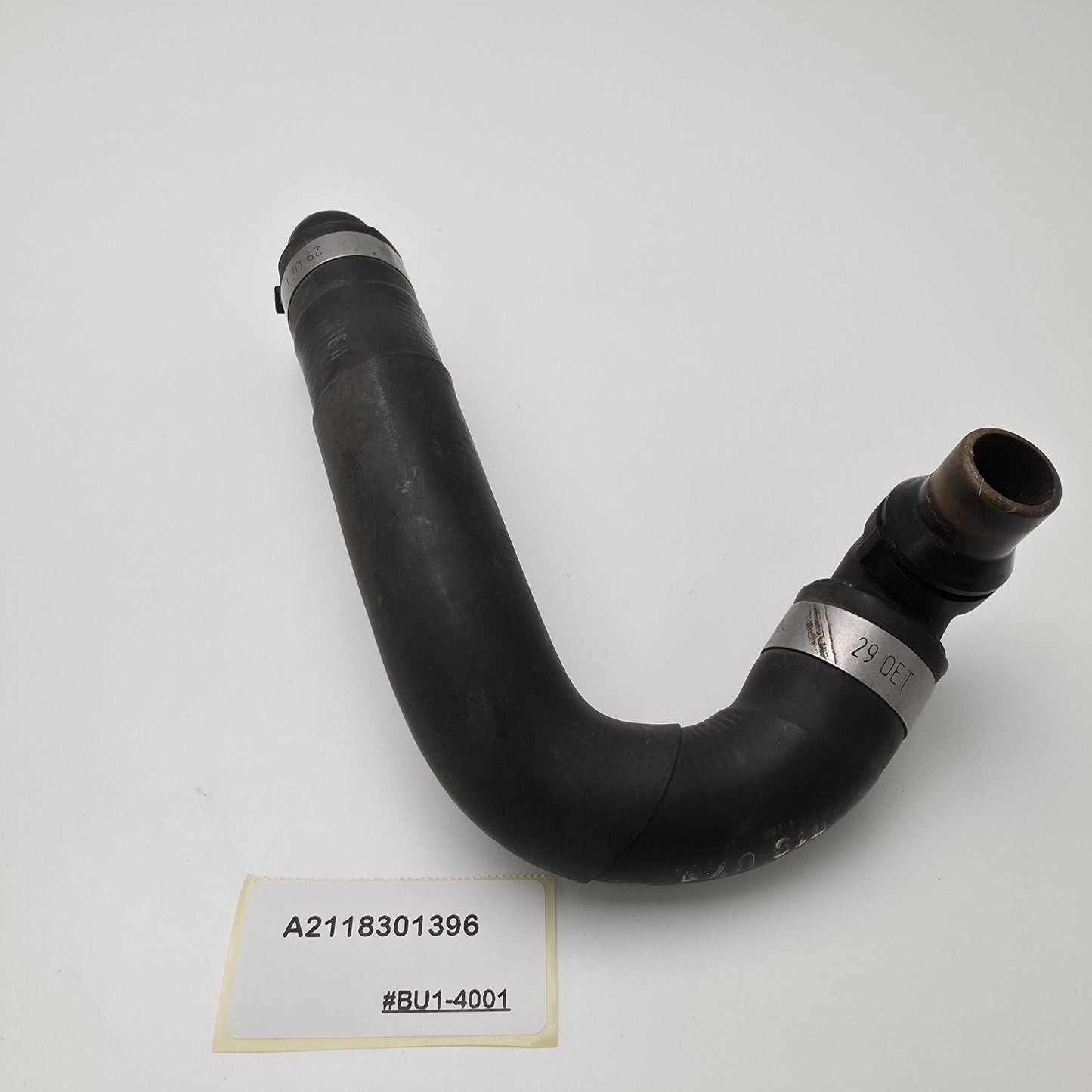 2006-2009 Mercedes-Benz E550 HEATER HOSE A2118301396