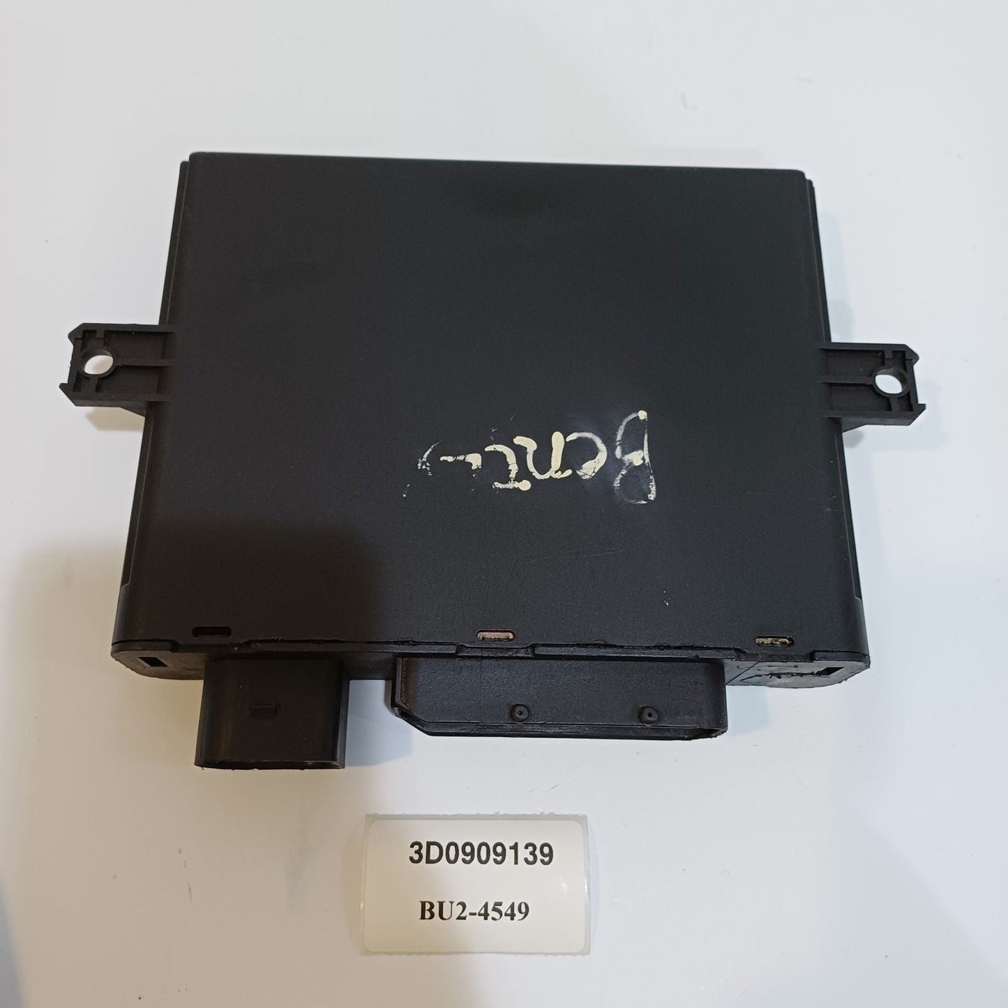 2006 Volkswagen Touareg KESSY Control Unit 3D0909139