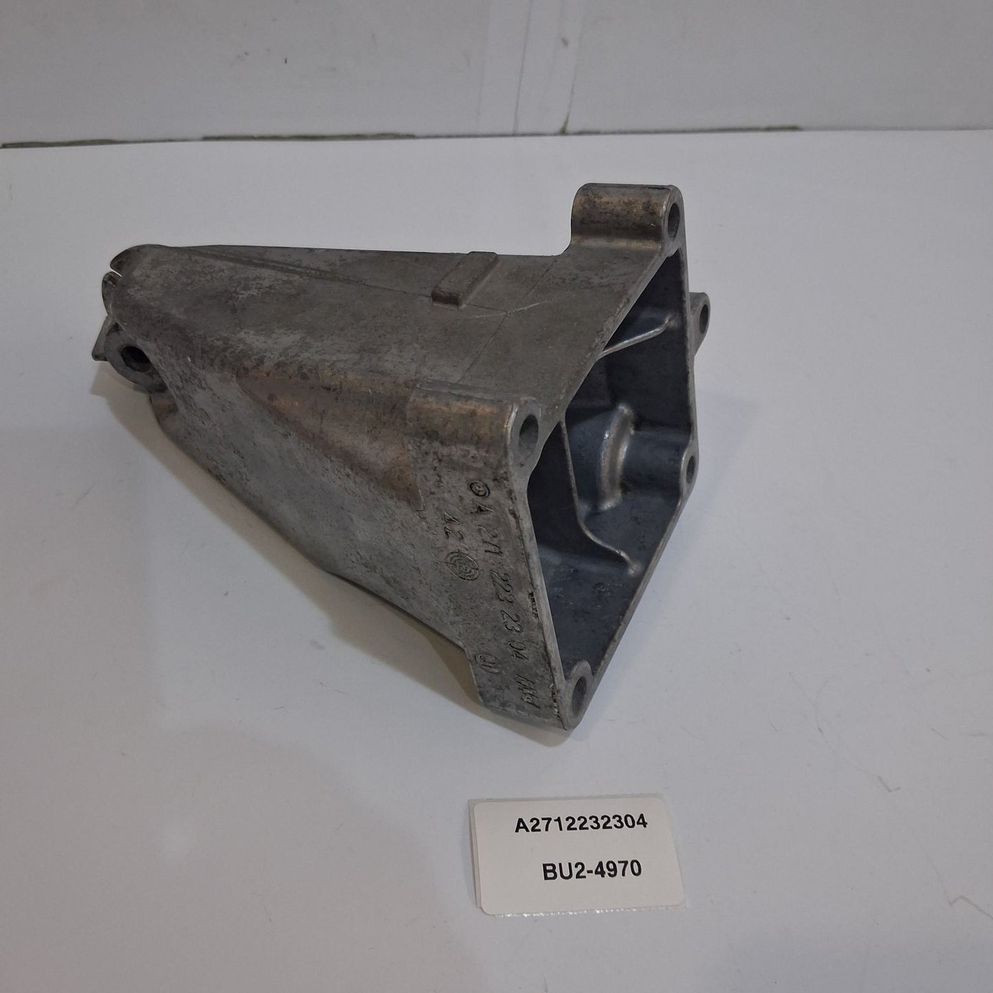 2009-2016 Mercedes-Benz E Engine Mount Bracket Right A2712232304