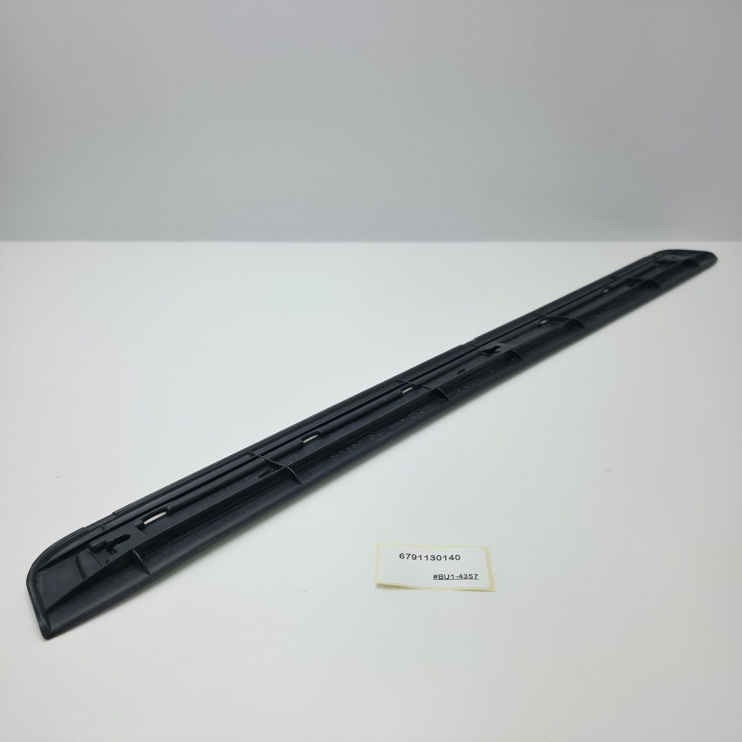 2002-2004 Lexus GS430 Front Door Scuff Plate Outside RH 6791130140
