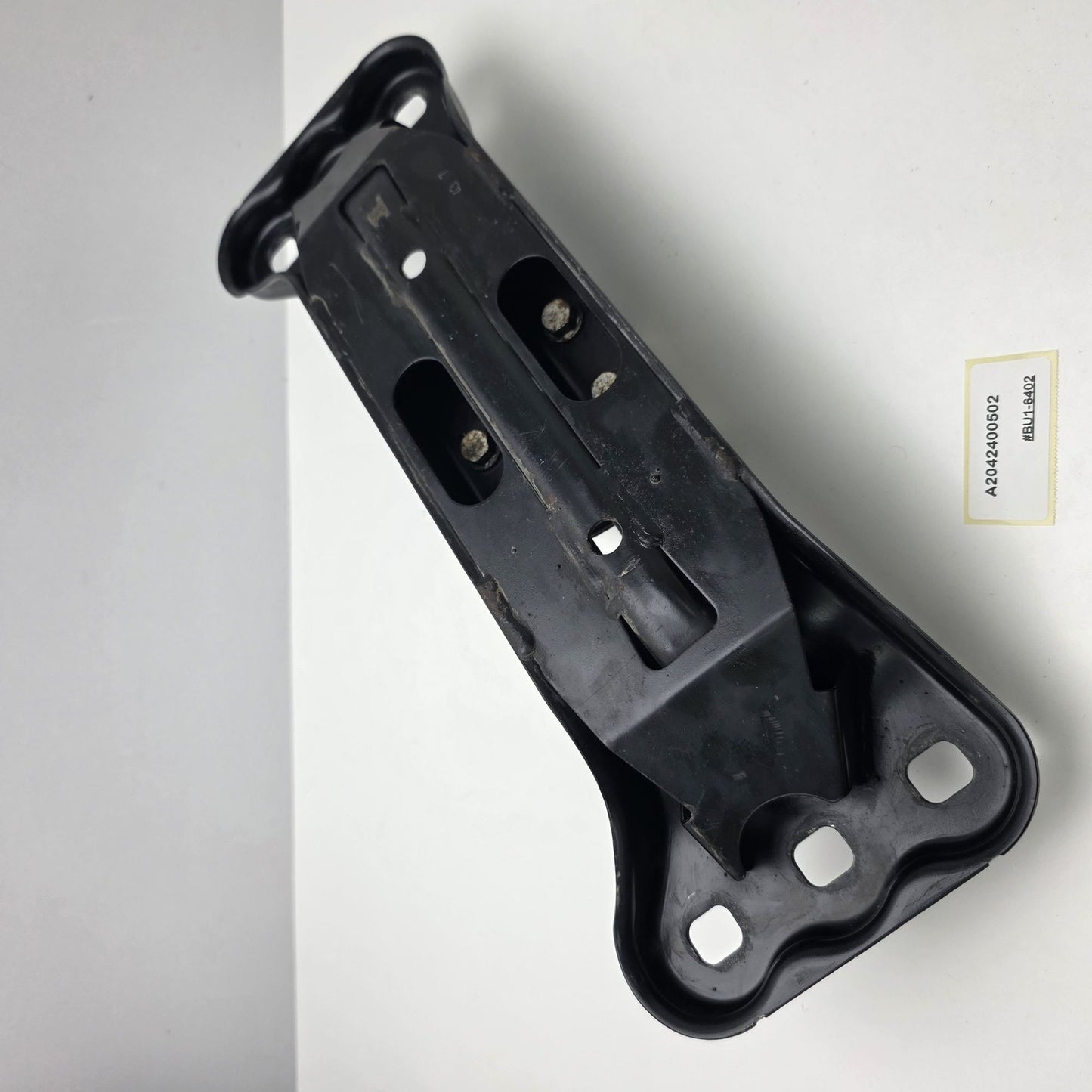 2006-2015 Mercedes-Benz W204 Engine Carrier A2042400502