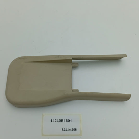 2014-2017 Infiniti QX70 FRONT PASSENGER SEAT TRACK END COVER TRIM 142L0B1601