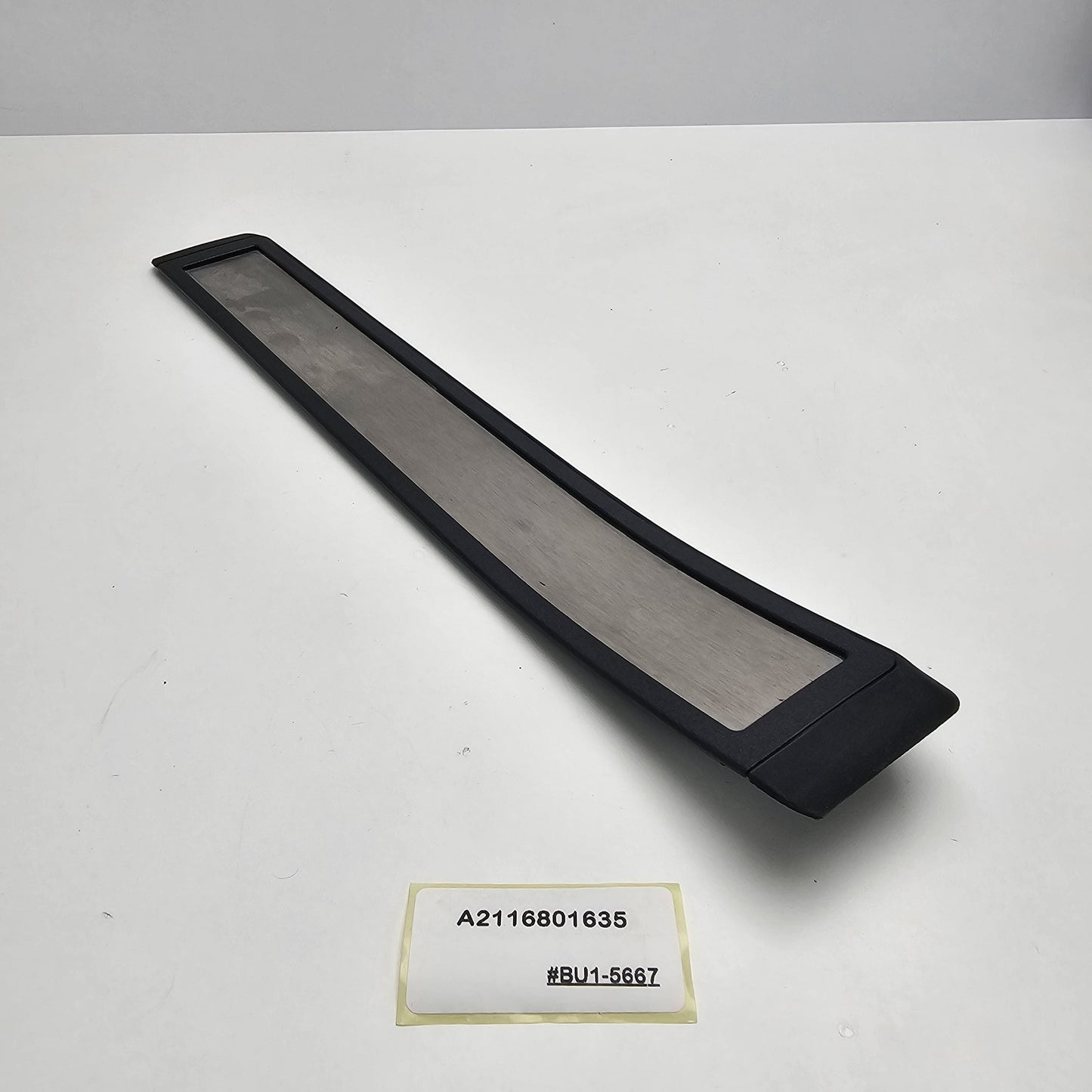 2002-2009 Mercedes-Benz E-Class Rear Door Sill Cover A2116801635