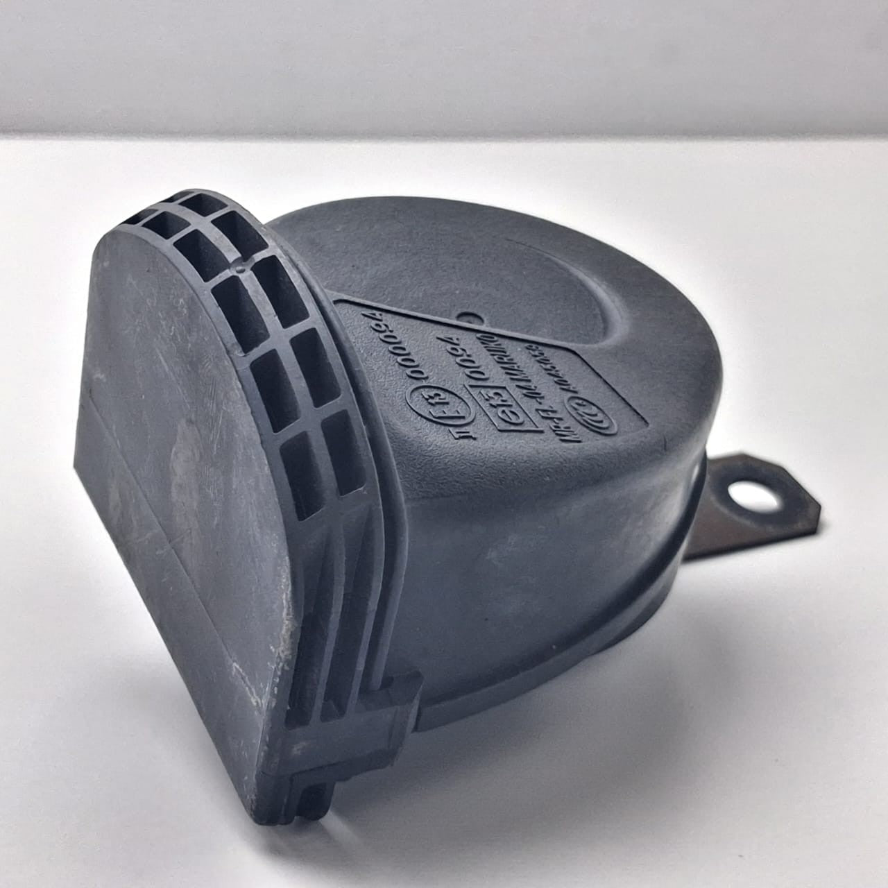 2004-2009 Subaru Outback Horn Signal E13000094