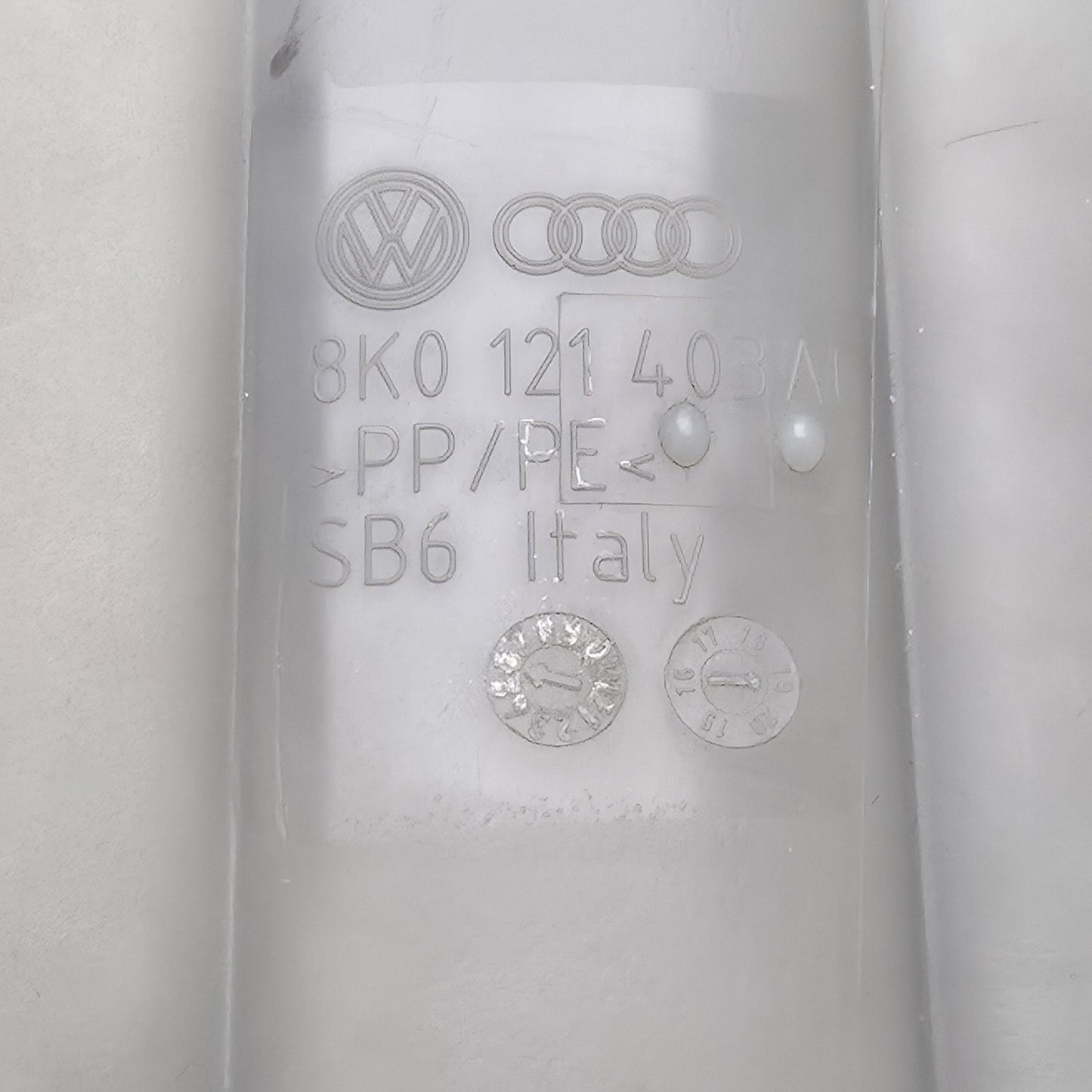 2013-2016 Audi Q5 Engine Coolant Reservoir 8K0121403AC