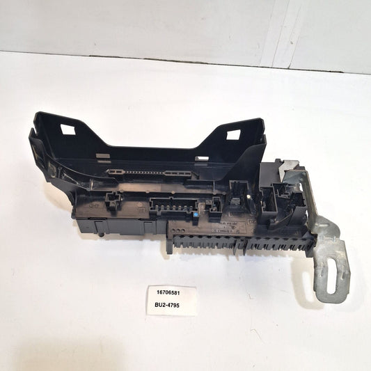 2007-2015 Mercedes-Benz C-Class Fuse Box Control Module 16706581