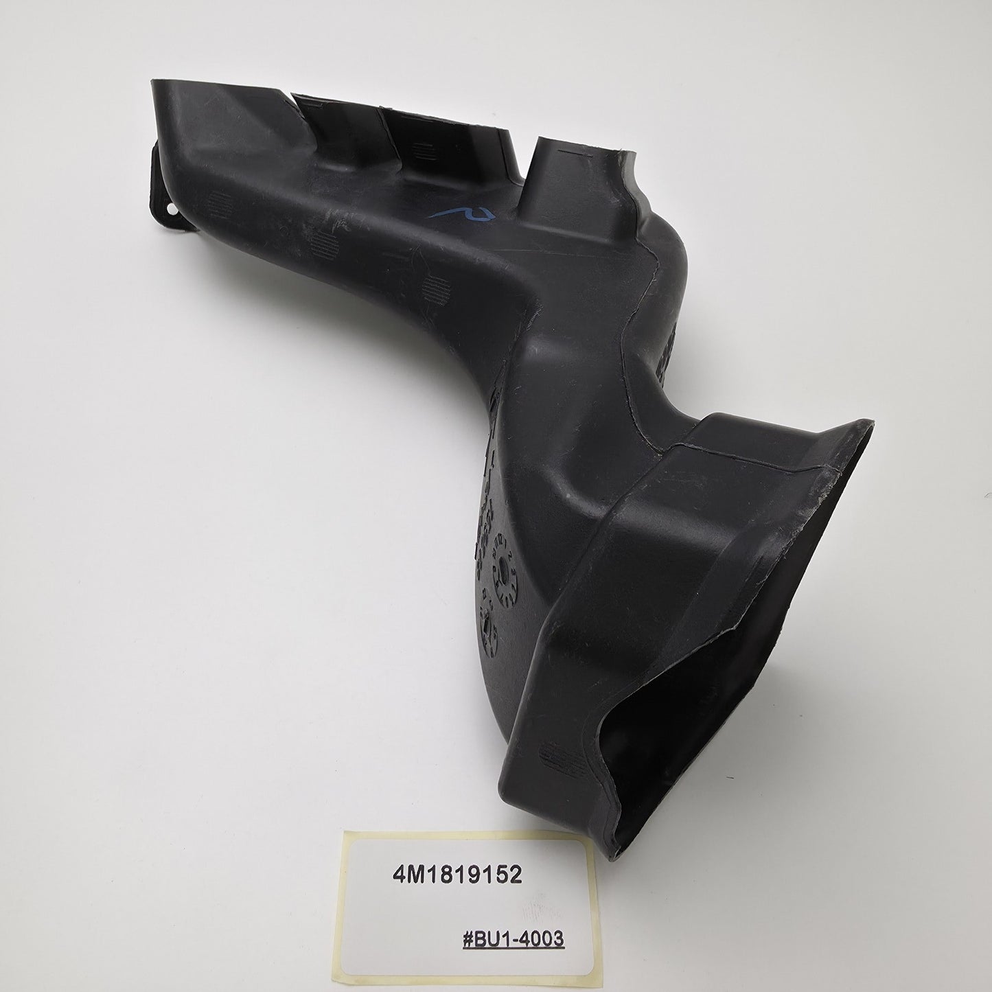 2017-2019 Bentley Bentayga Instrument Panel Air Duct Front Rear Lower 4M1819152