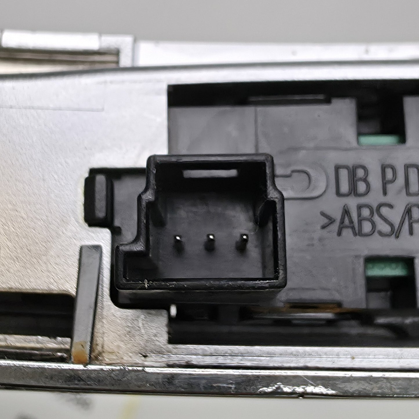 2007-2014 Mercedes-Benz W204 Gear Shifter Surround Trim A2042670288