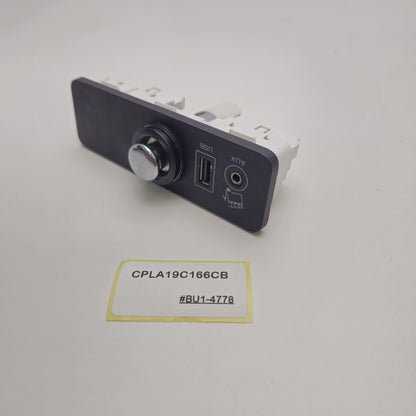 2014 Land Rover Range Rover Centre Console USB AUX Socket Panel CPLA19C166CB