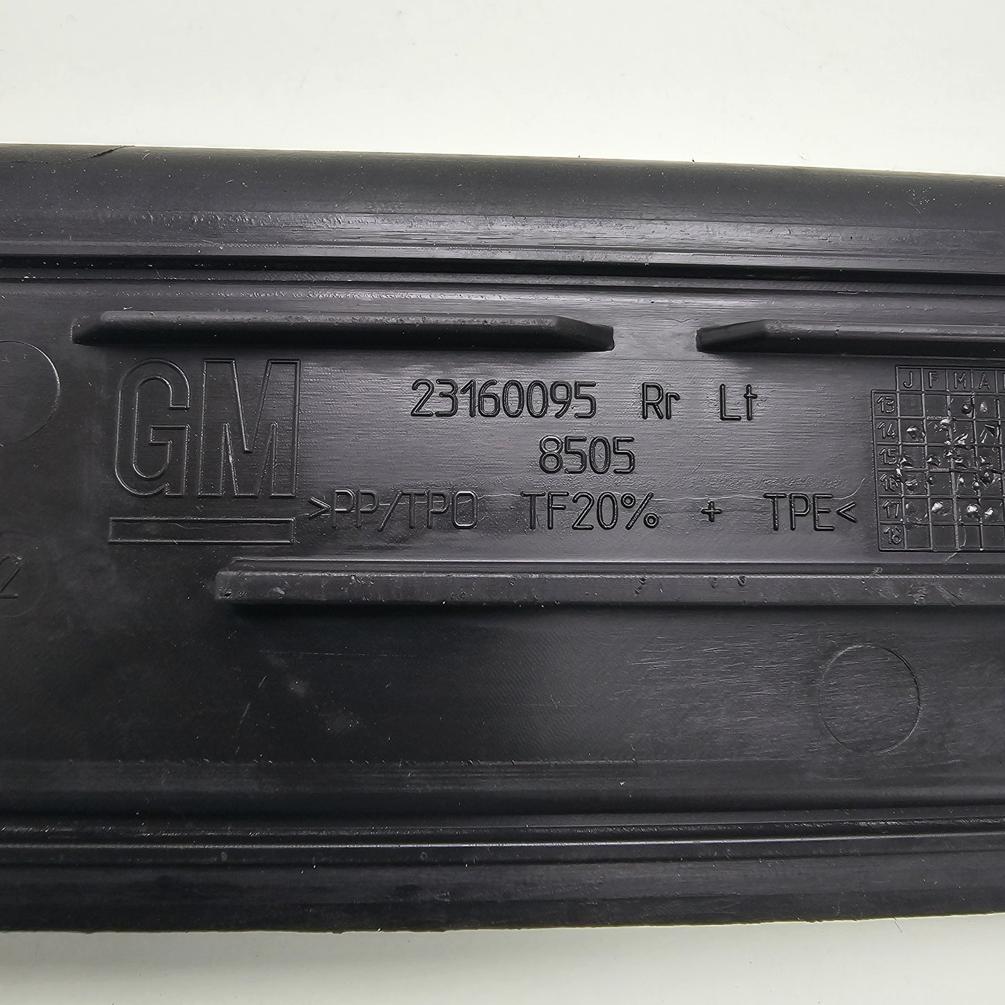 2014-2019 Cadillac CTS Driver Side Rear Door Sill Trim Plate 23160095