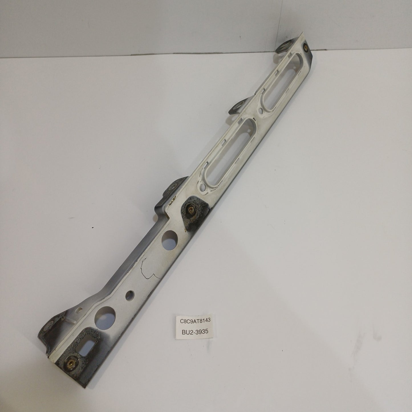 2012-2024 Land Rover Range Rover L405 Fender mounting bracket C8C9AT8143