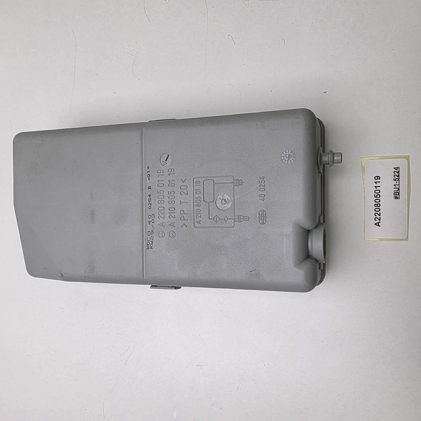 2003-2006 Mercedes-Benz SL Vacuum Pump Reservoir Tank A2208050119