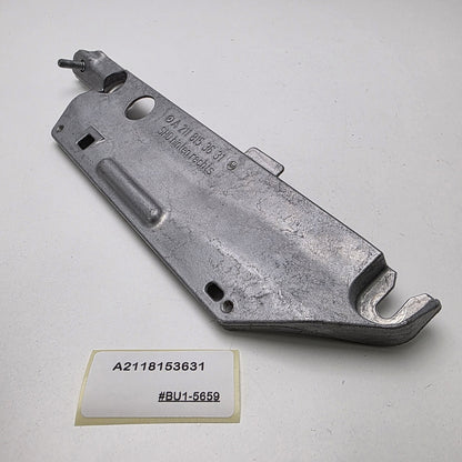 2003-2009 Mercedes-Benz E320 Rear Right Side Grab Handle Bracket A2118153631