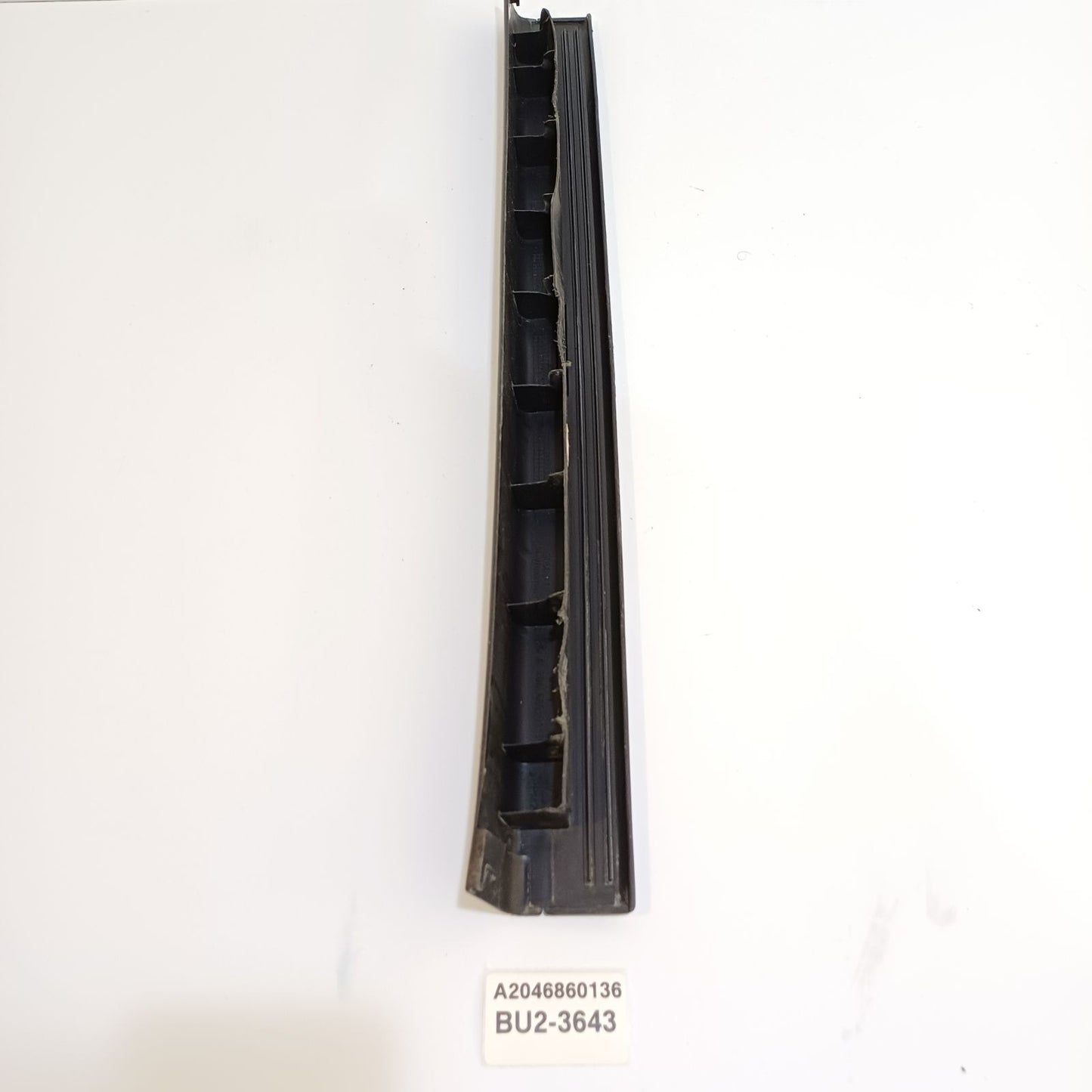 2007-2014 Mercedes-Benz W204 Door Sill Panel Front Left A2046860136