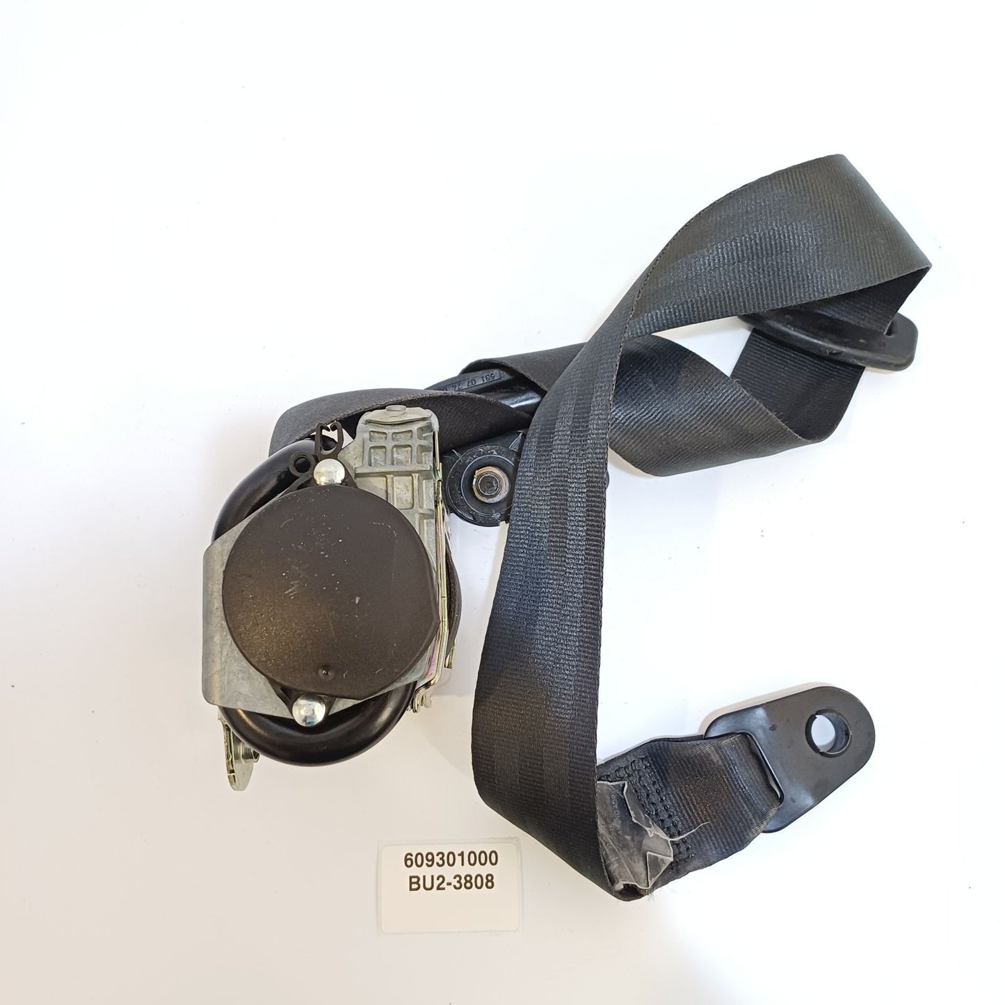 2004-2010 Land Rover Discovery III FRONT LEFT SEAT BELT 609301000