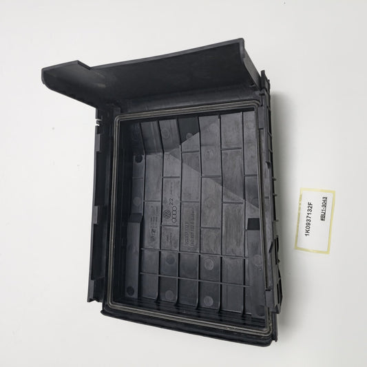 2008-2018 Volkswagen Tiguan Fuse Box Cover 1K0937132F