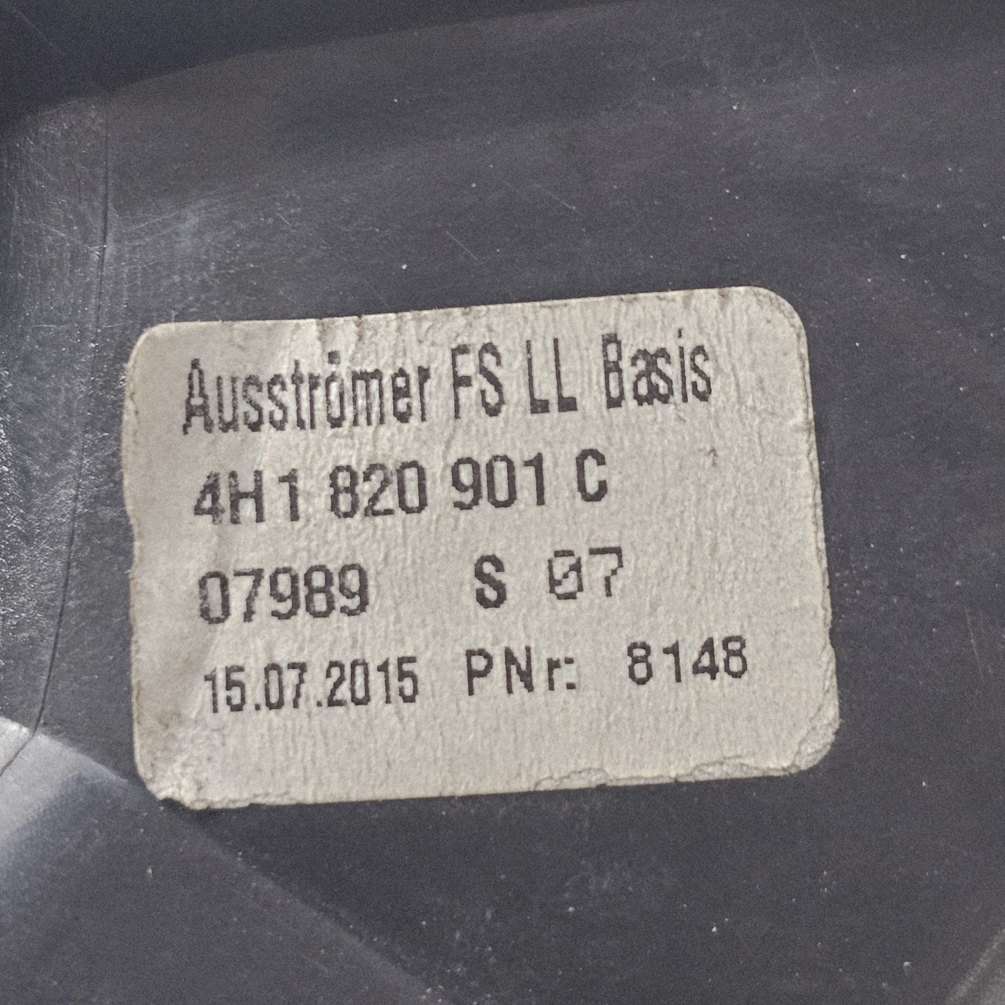 2013-2015 Audi A8 D4 Dashboard Air Vent 4H1820901C
