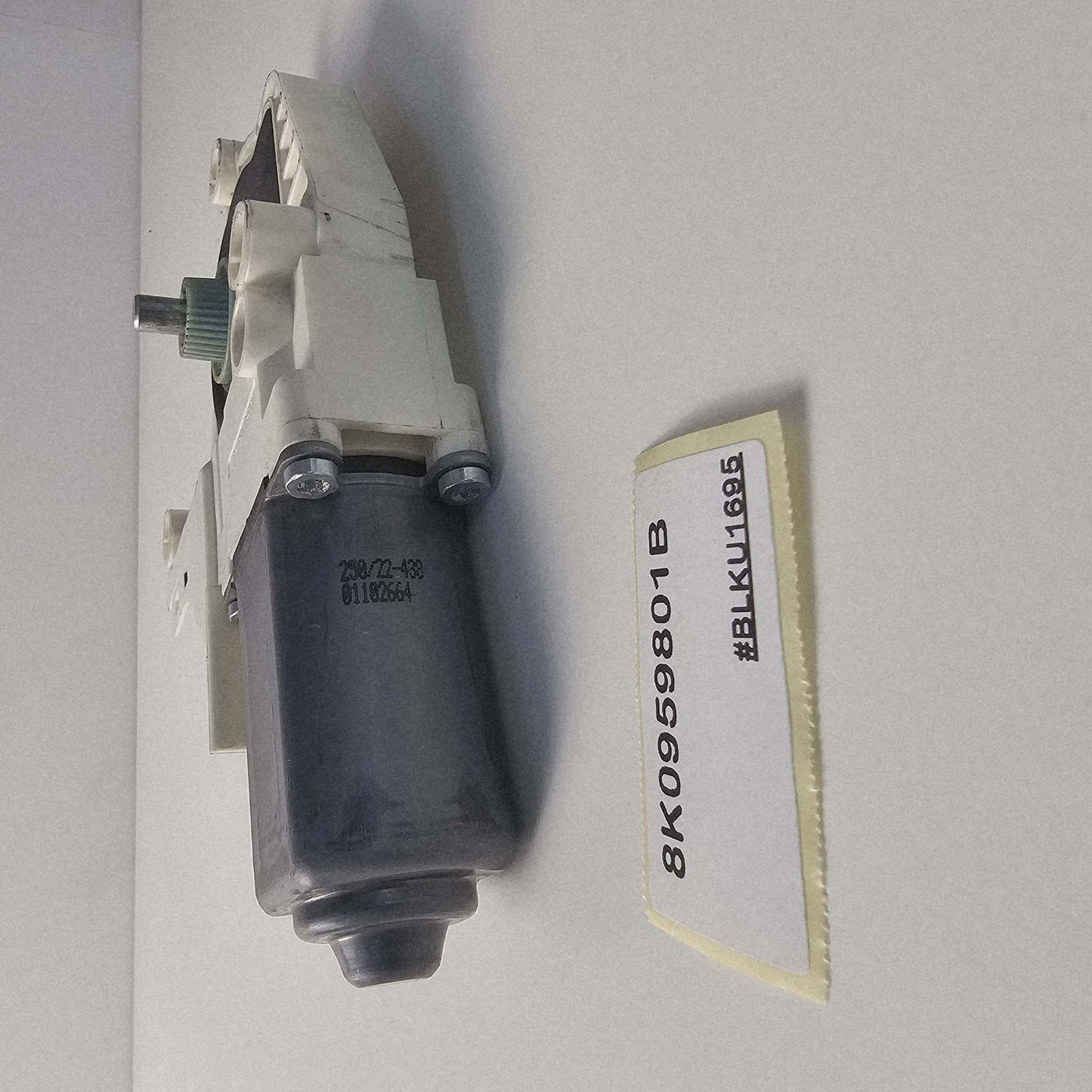 2006-2015 Audi A8 Window Regulator Motor Right Rear 8K0959801B