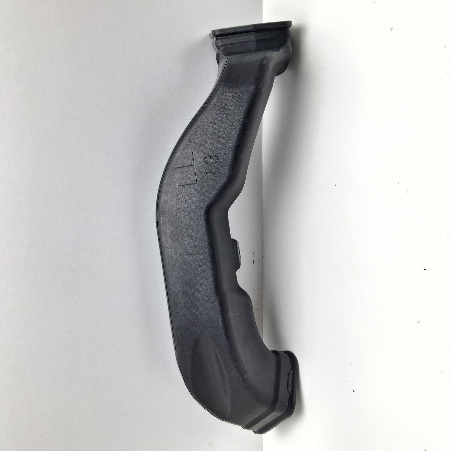 2009-2017 Audi Q5 Right Instrument Panel Air Duct 8R1819656 OEM