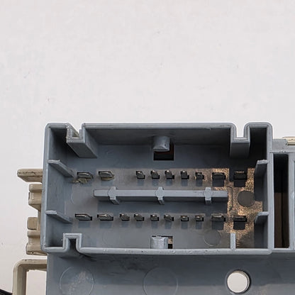 2006-2008 Maserati Quattroporte M139 Front Left Dashboard Fuse Box 501210100090