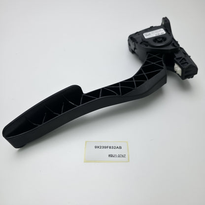 2016-2019 Jaguar XJ ACCELERATOR GAS PEDAL 9X239F832AB
