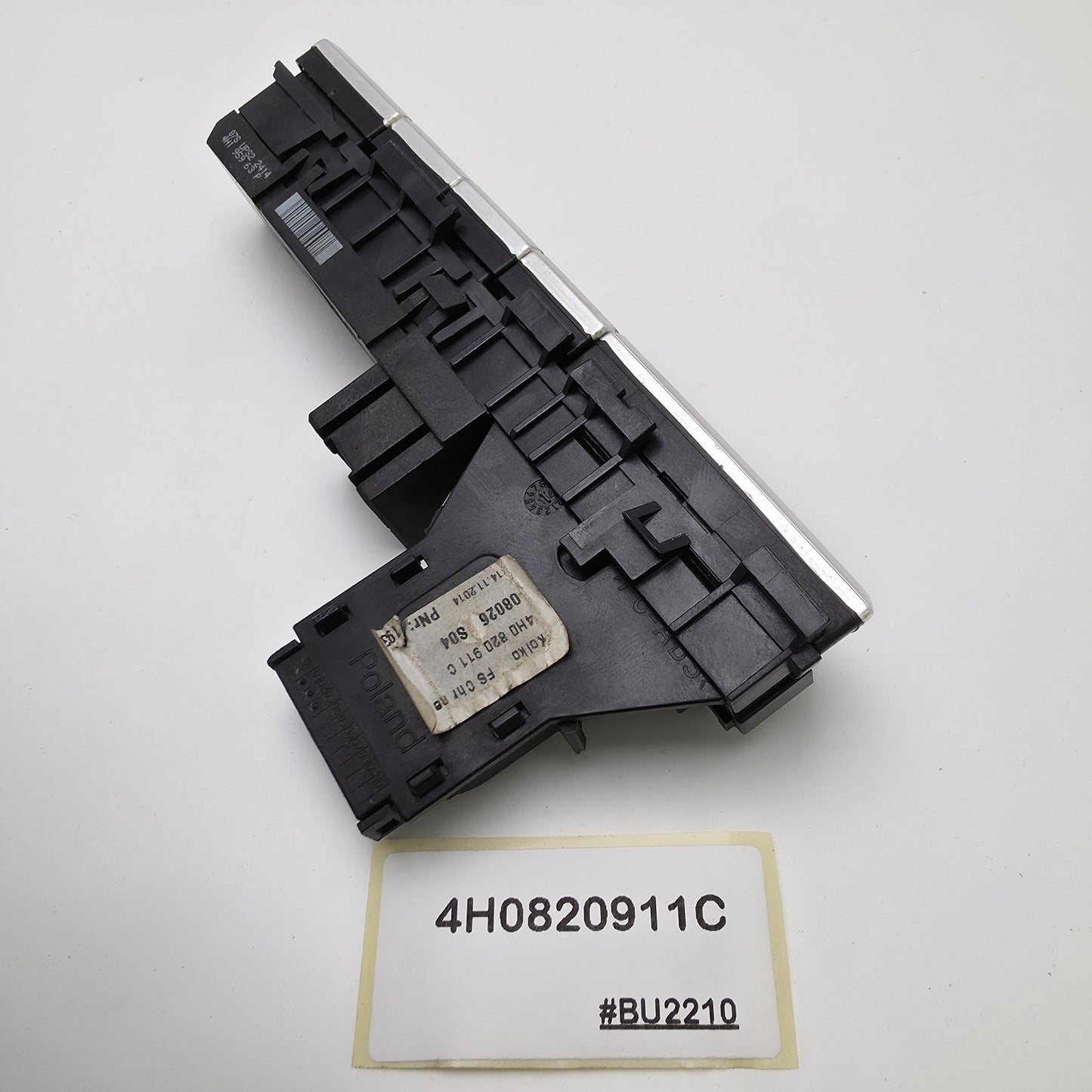 2011-2018 Audi S8 Dashboard Air Vent Adapter 4H0820911C