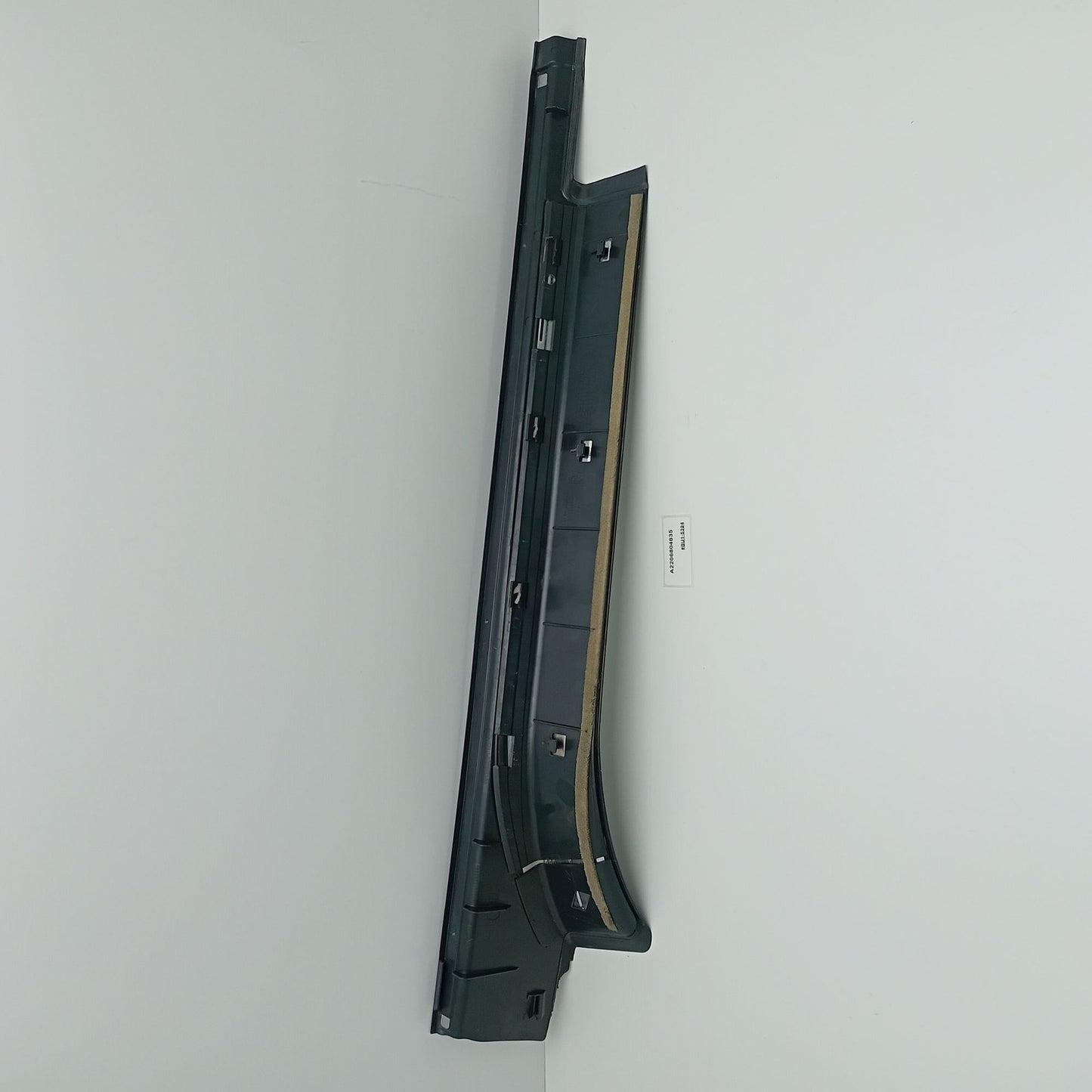 2003-2006 Mercedes S-Class Rear Right Door Entrance Rail A2206804835