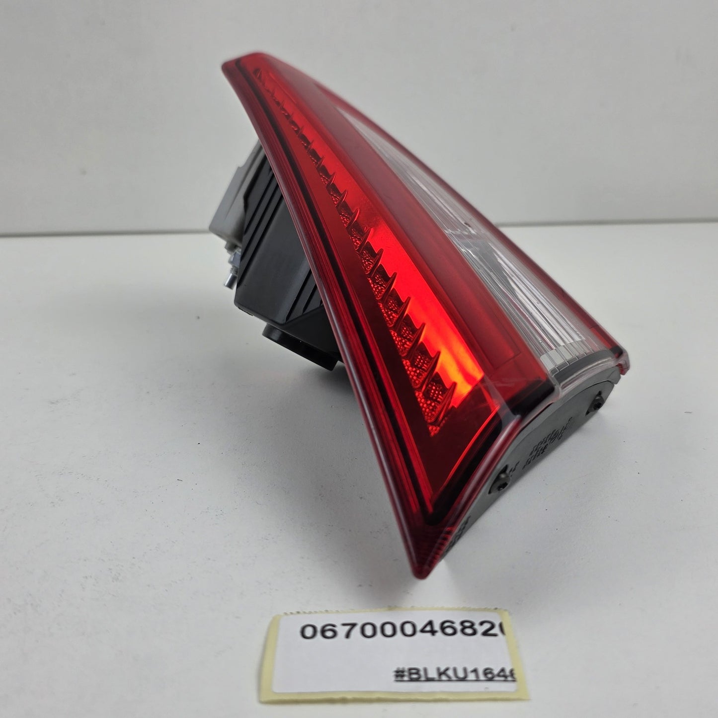 2014-2018 Maserati Ghibli REAR LEFT INNER TAILLIGHT 06700046820