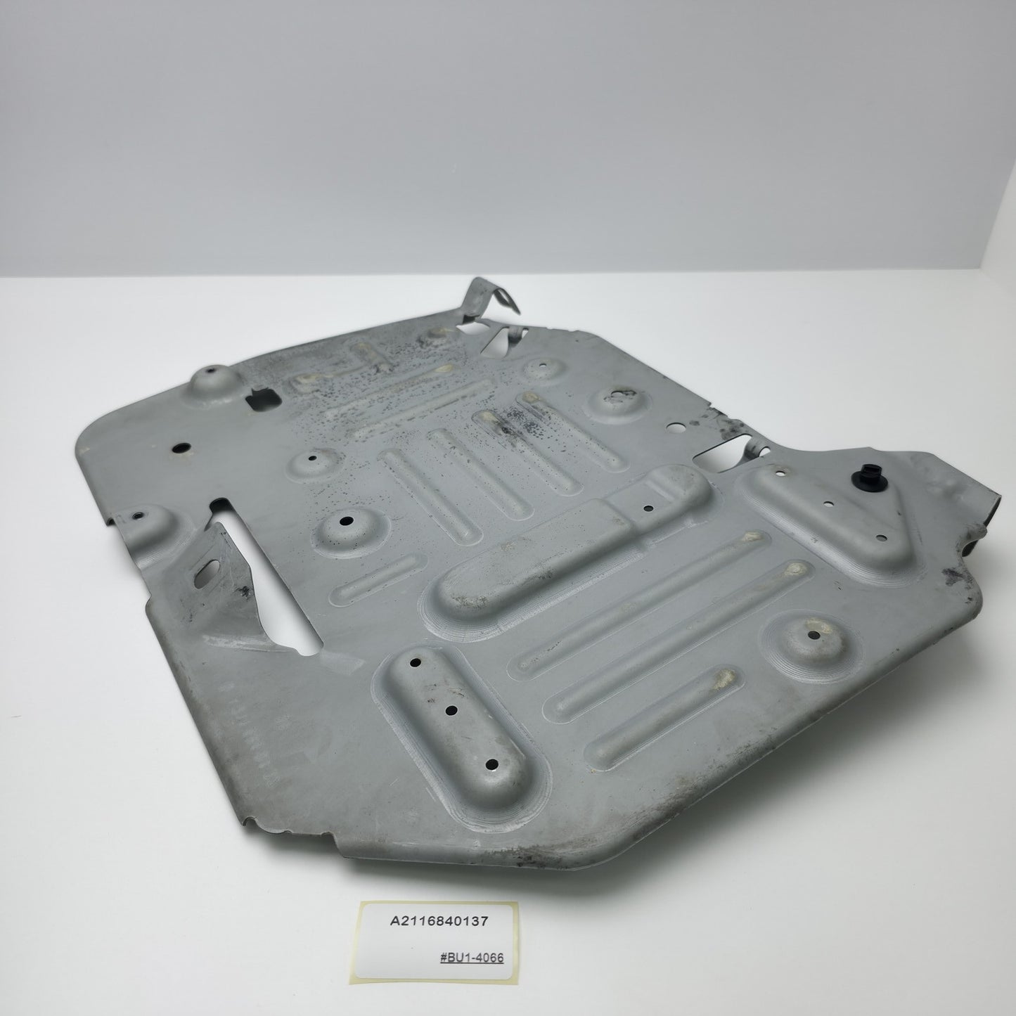 2004-2011 Mercedes-Benz CLS Front passenger leg  A2116840137
