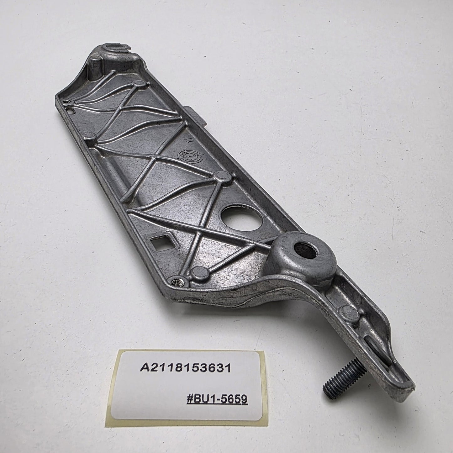 2003-2009 Mercedes-Benz E320 Rear Right Side Grab Handle Bracket A2118153631