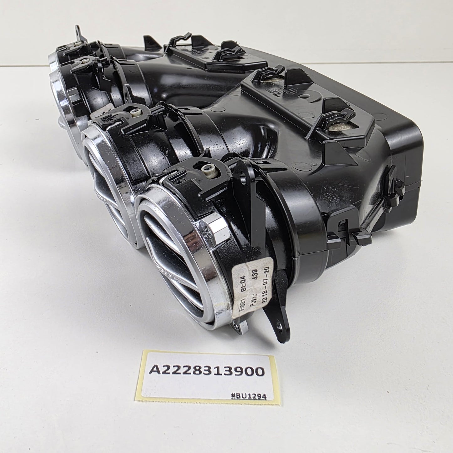 2014-2020 Mercedes-Benz S-Class W222 FRONT CENTER DASH AC AIR VENT A2228313900