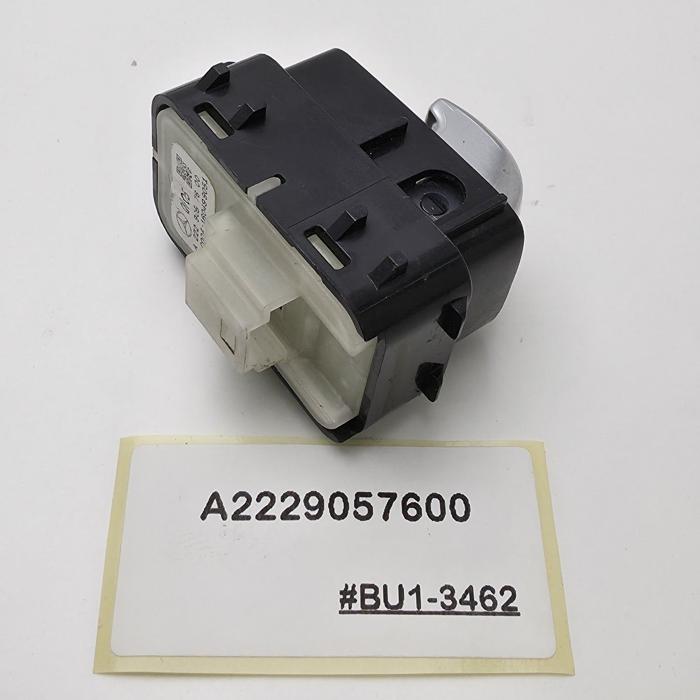 2015-2021 Mercedes-Benz C200 TAILGATE OPEN SWITCH BUTTON A2229057600