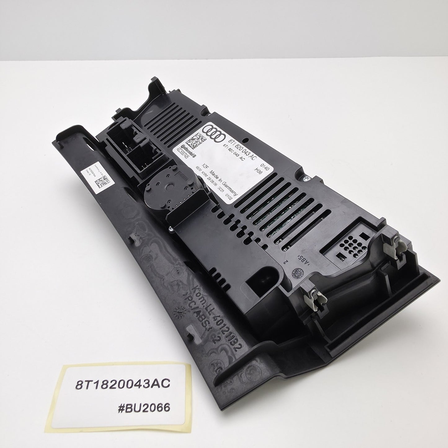 2008-2013 Audi A4 Climate Control Assembly 8T1820043AC