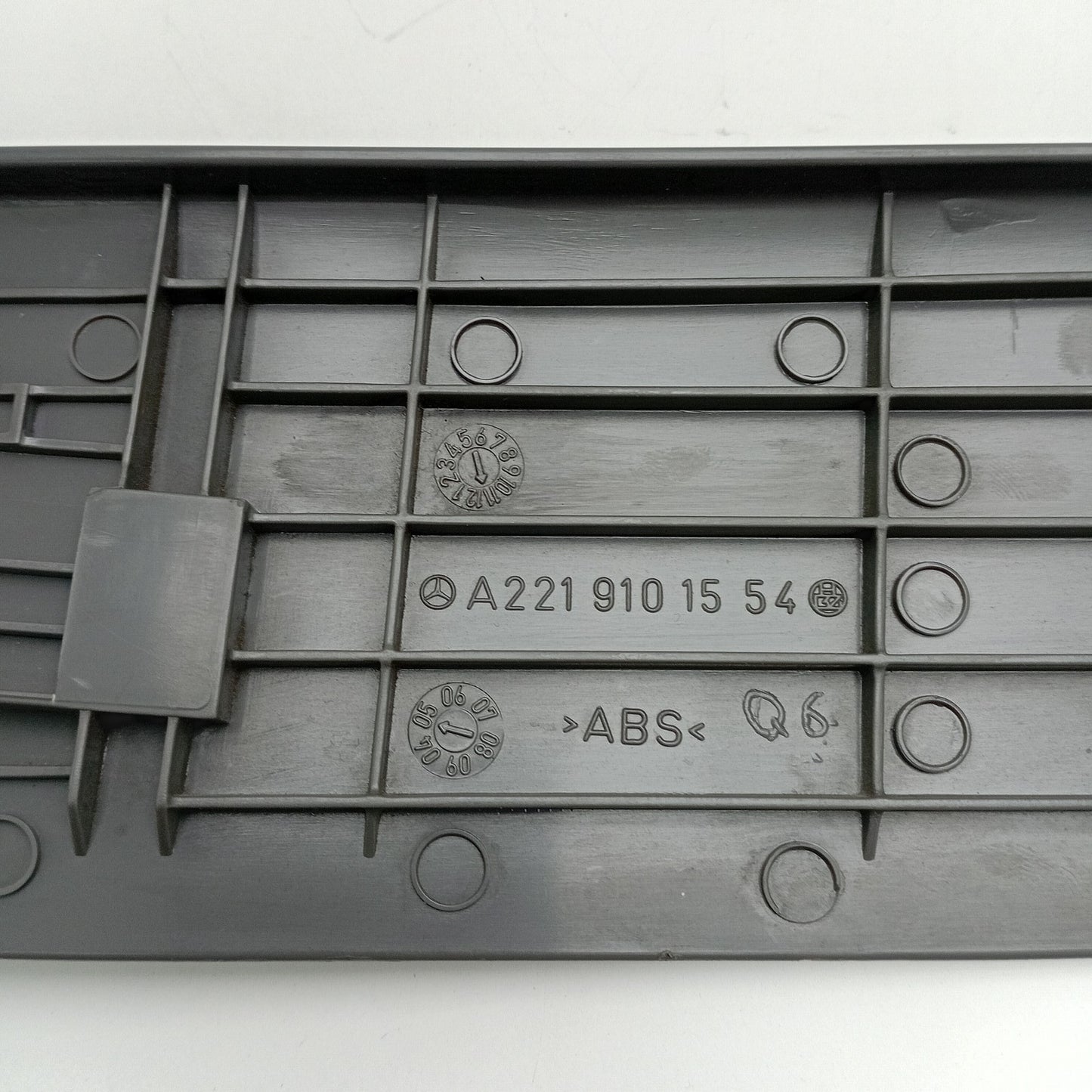 2007-2013 Mercedes-Benz S-Class Front Left Seat Trim A2219101554