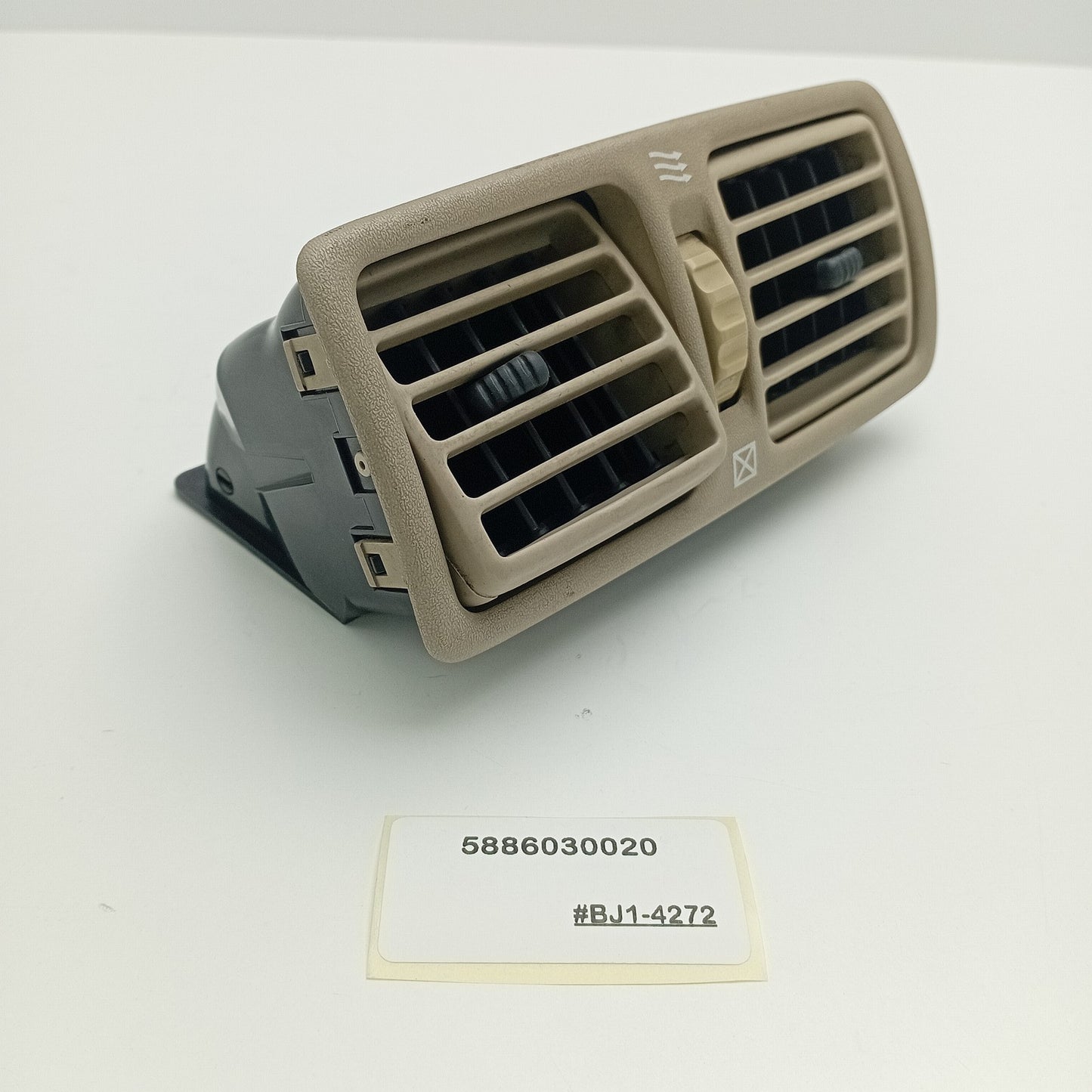 1998-2005 Lexus GS 400 Console Air Vent 5886030020