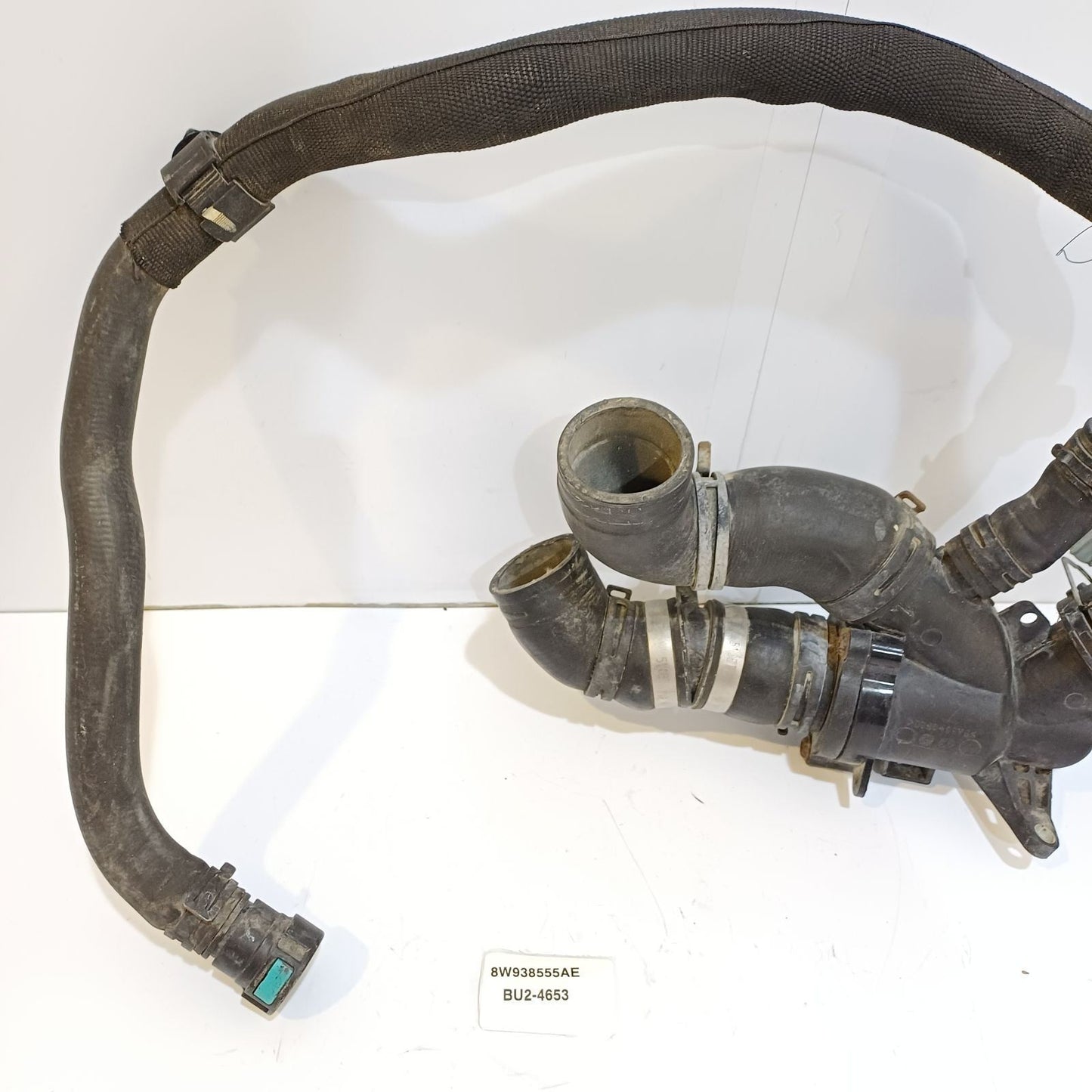 2011 Land Rover Range Rover Coolant Hose Pipe Line 8W938555AE