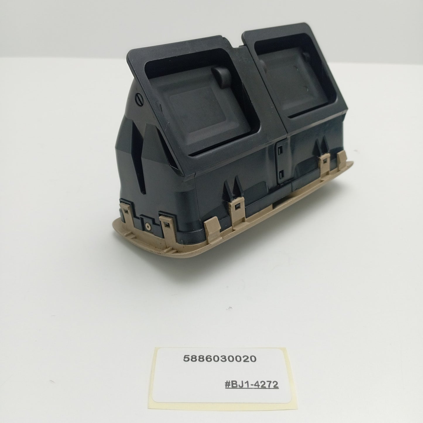 1998-2005 Lexus GS 400 Console Air Vent 5886030020