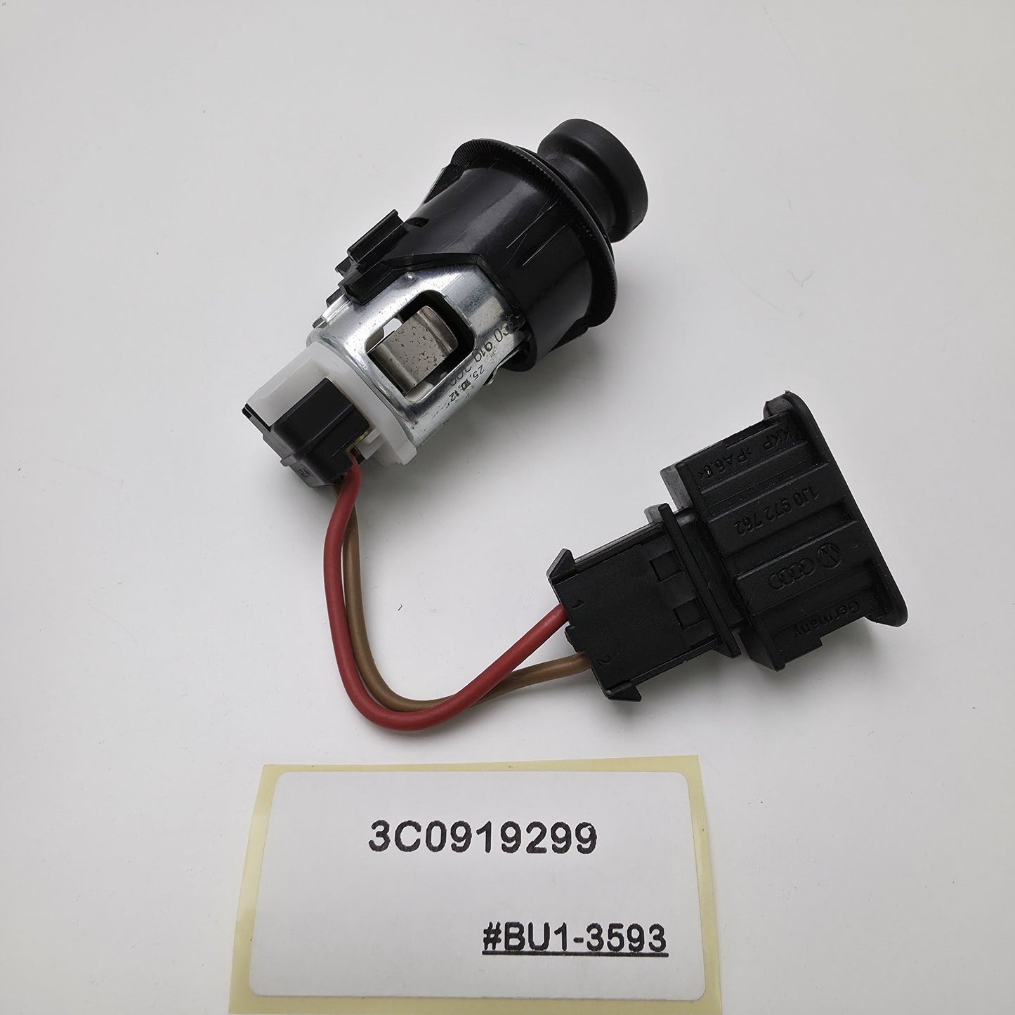 2003 Volkswagen Beetle 12 volt accessory power outlet (rear) 3C0919299