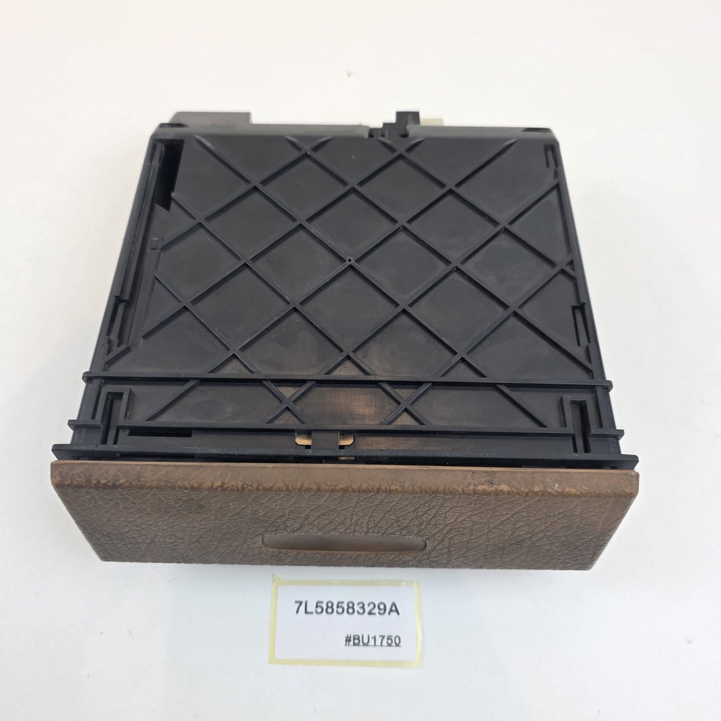 2002-2010 Porsche Cayenne 9PA Console Ashtray 7L5858329A