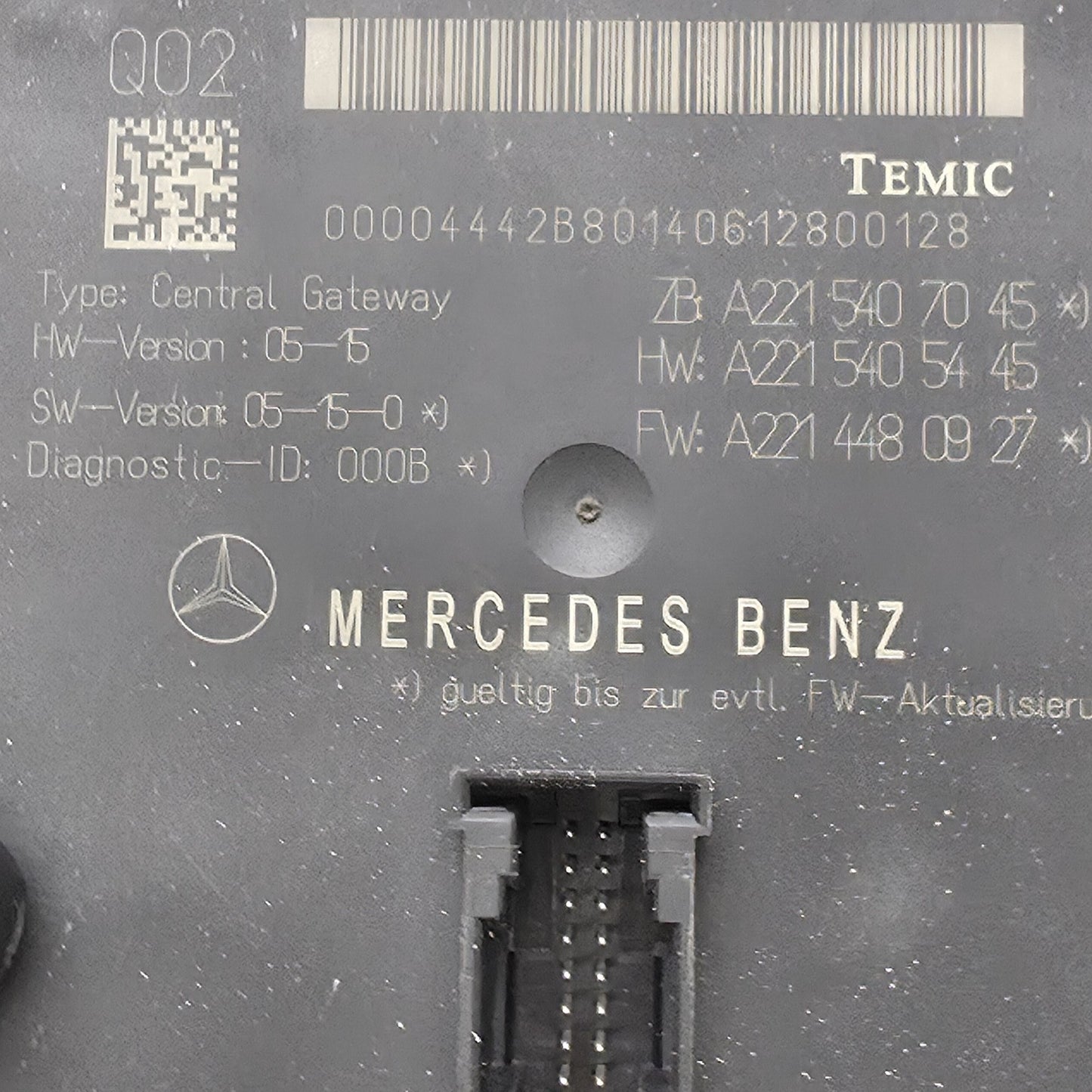 2007-2008 Mercedes-Benz S550 Central Gateway Module A2215407045