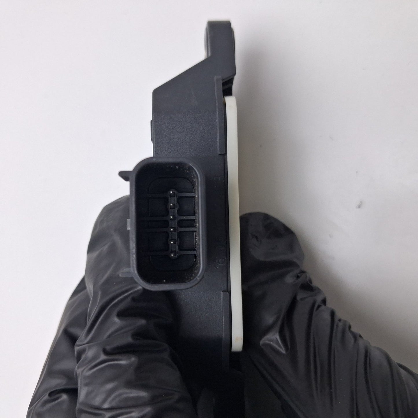 2011-2016 Buick Enclave Yaw Rate Sensor 13587220
