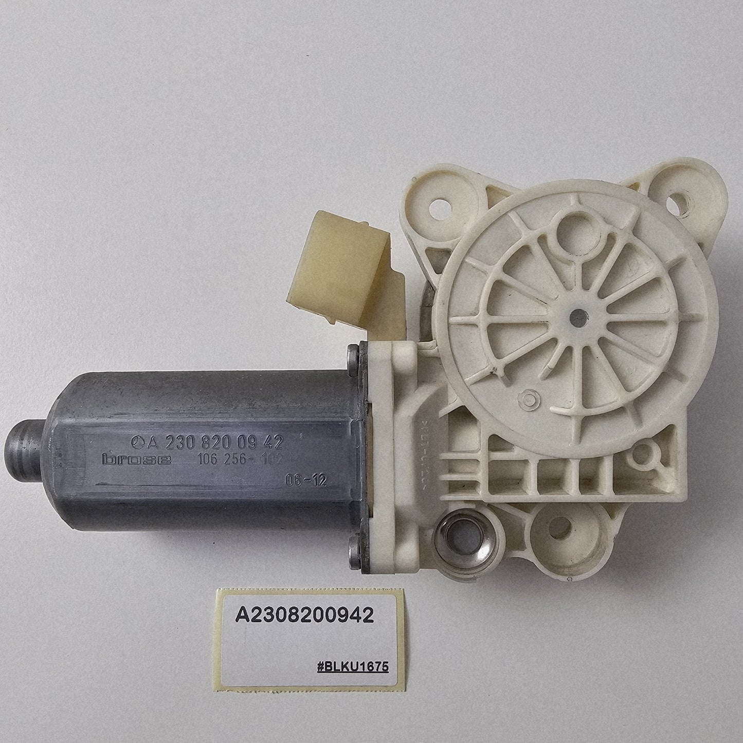 Mercedes CLK 200 320 350 500 W209 Window Regulator Motor Front Right A2308200942 UAE Dubai
