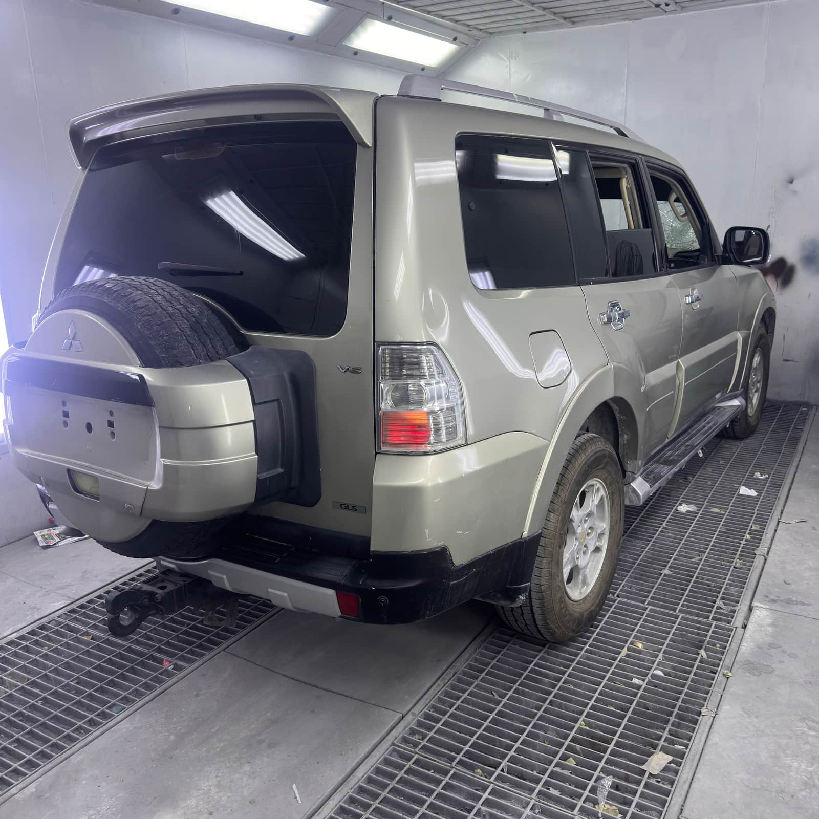 Mitsubishi Pajero Radiator Assembly Aluminum MN135951