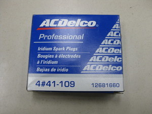 ORIGINAL Spark Plug 12681660