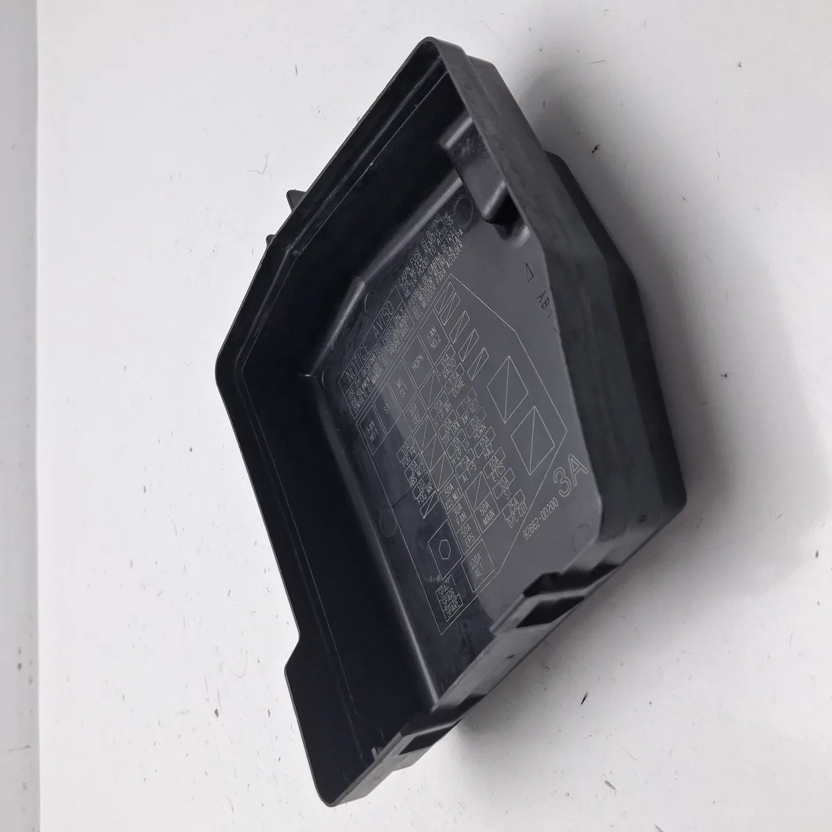 Toyota Fuse Box Cover 82662-42A80 OEM Used